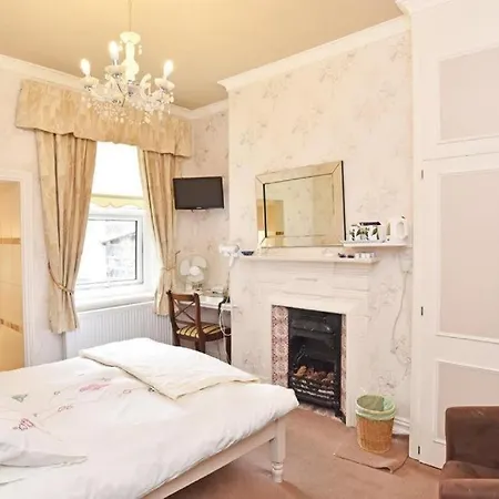 Sherwood House Guest house *